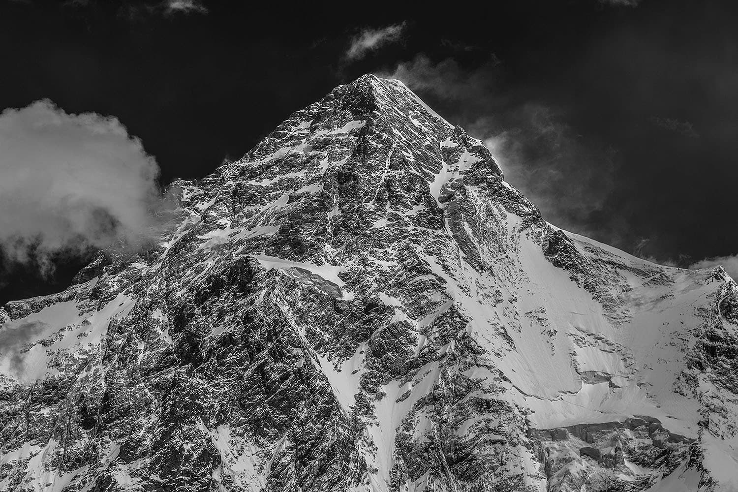 K2 via Concordia Trekking through the valley of giants