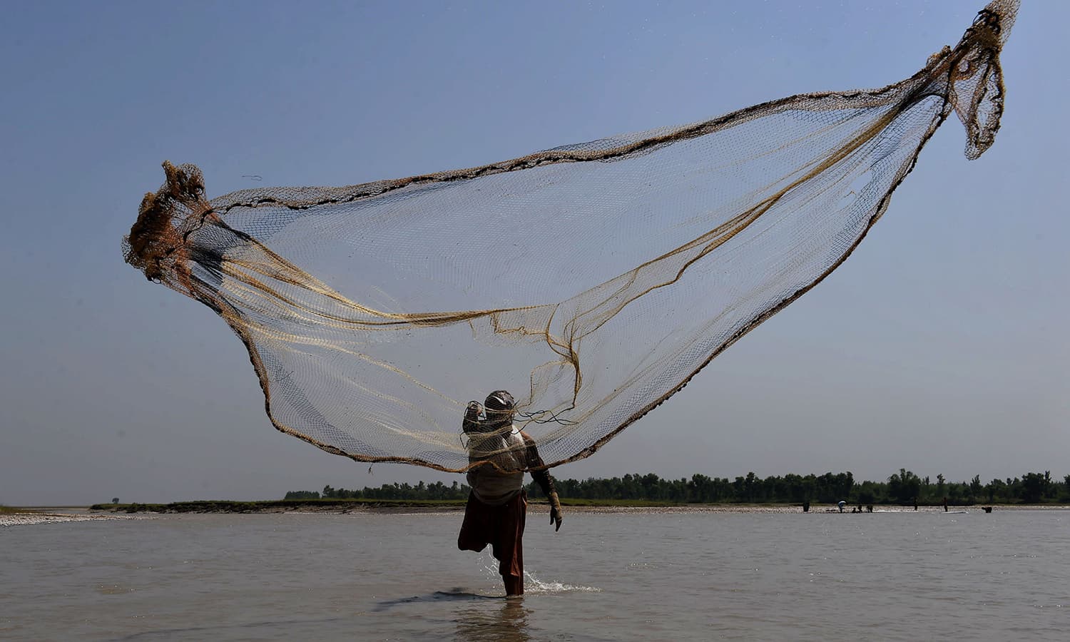 Dynamite and generators Pakistani fishermen stun fish, risk lives with brutal techniques
