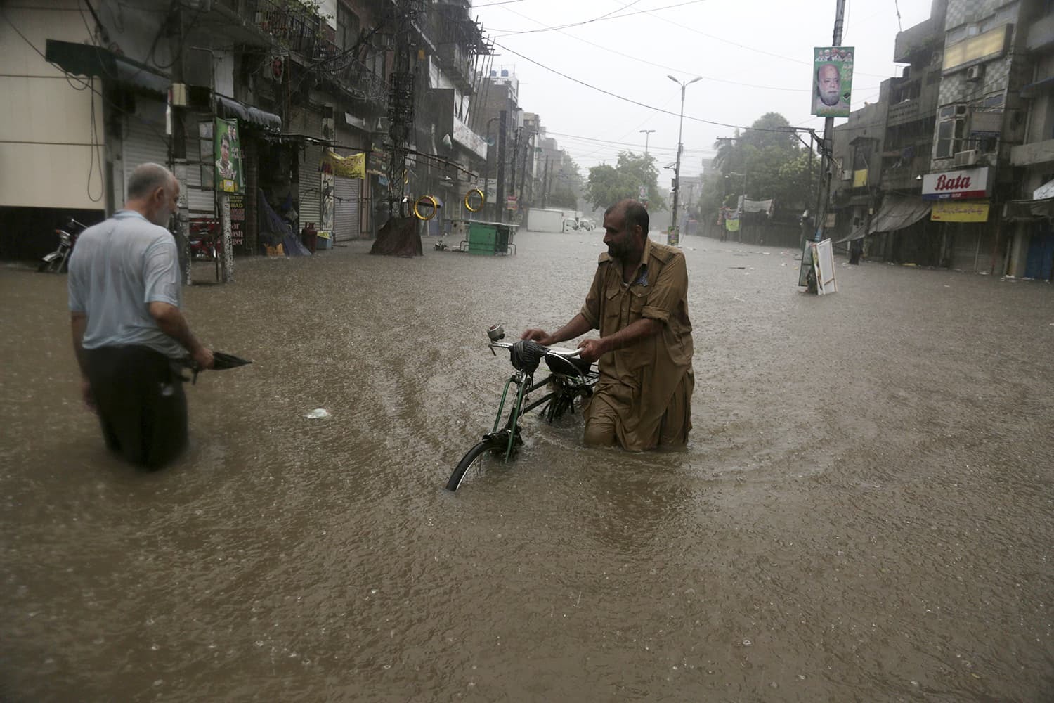 Death toll from heavy monsoon rains in Lahore rises to 15 Pakistan