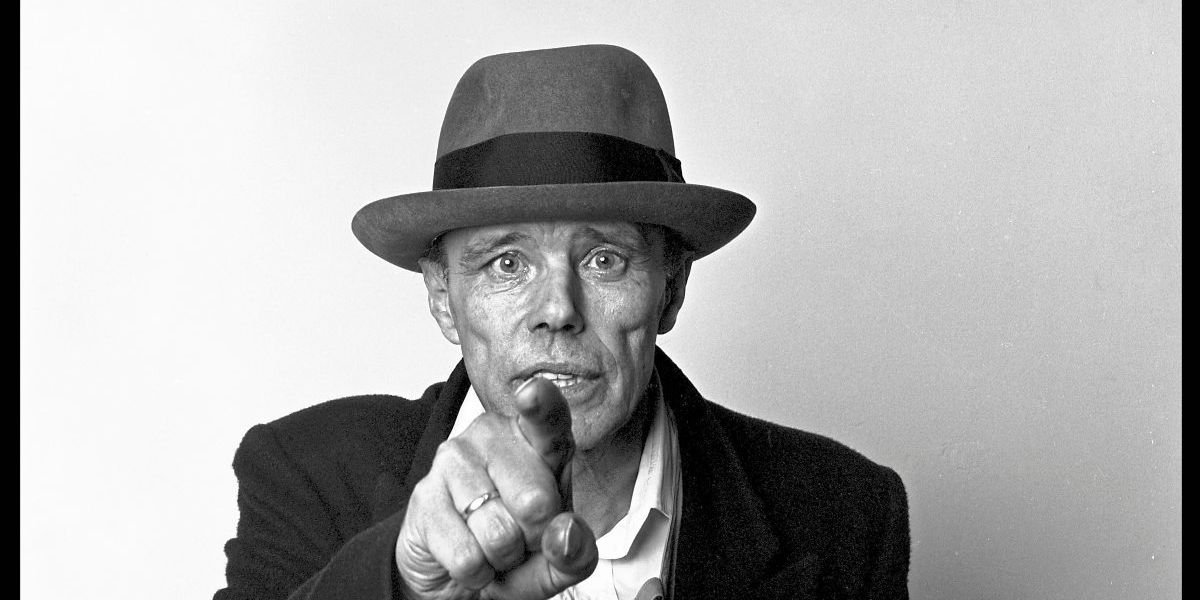 Universalmensch Vier Facetten Des Joseph Beuys Bildende Kunst Derstandard At Kultur