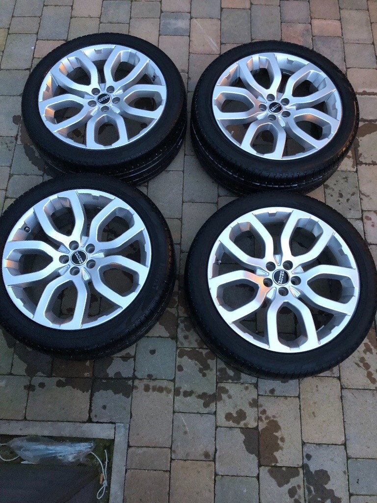 Range Rover evoque 20 inch alloy wheels in Alloa, Clackmannanshire