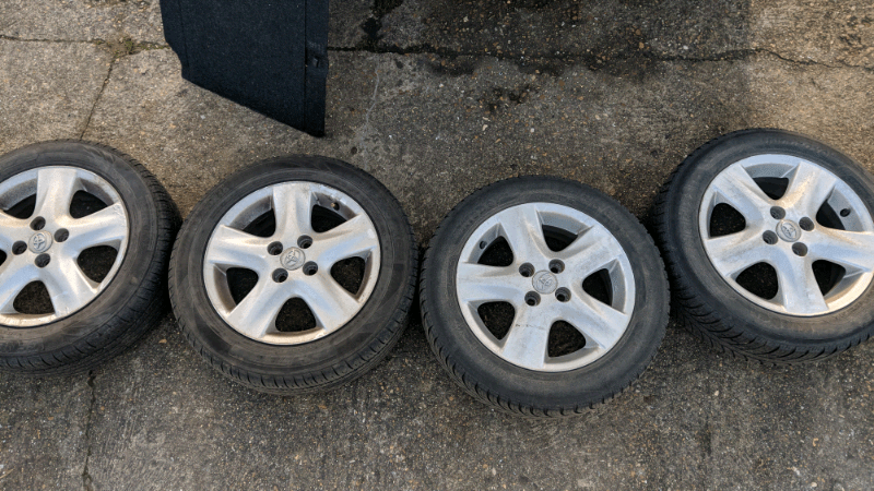 Toyota Yaris 2006 15 inch alloy wheels with tyres in St Ives