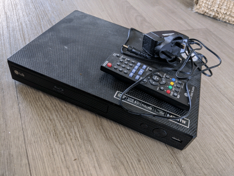 LG Bluray DVD player with remote in Falkirk Gumtree