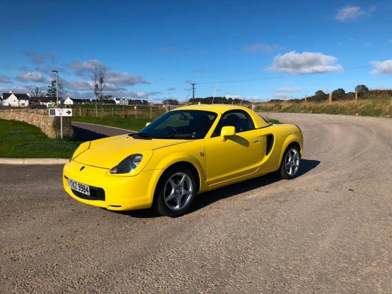 2000 Toyota MR2 Roadster (Light Yellow, Solid, Leather) at