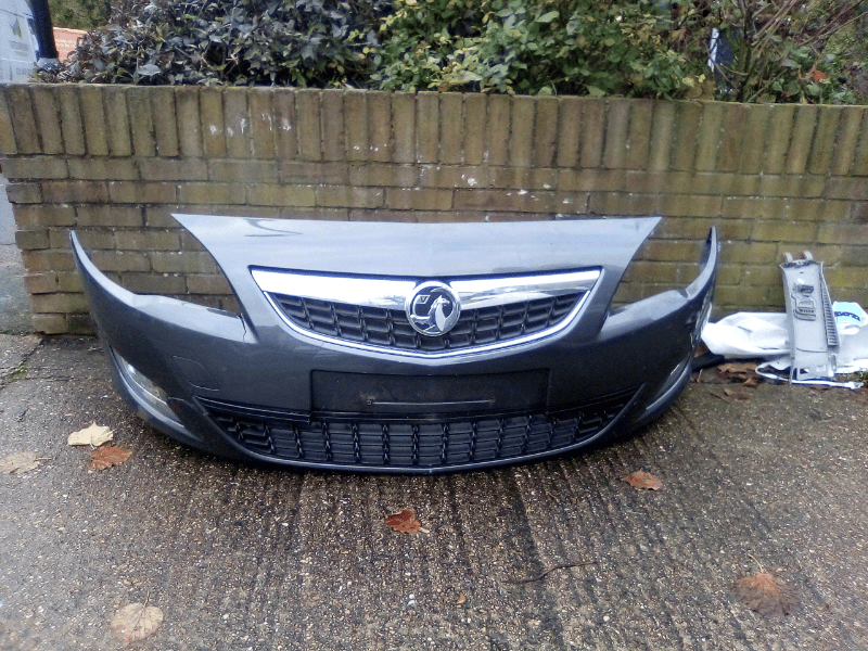 Vauxhall Astra J complete front bumper 09/2015 in Seven Sisters