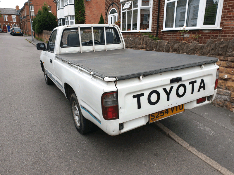 TOYOTA HILUX 2.4 DIESEL ENGINE THE MOST RELIABLE TRUCK EVER MADE in