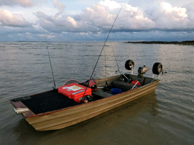 3.9m Punt w/trailer, electric, outboard. 2000 Tinnies & Dinghies
