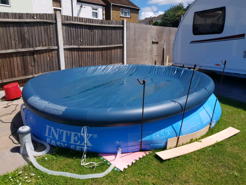 12ft intex swimming pool with filter & cover in Gillingham, Kent
