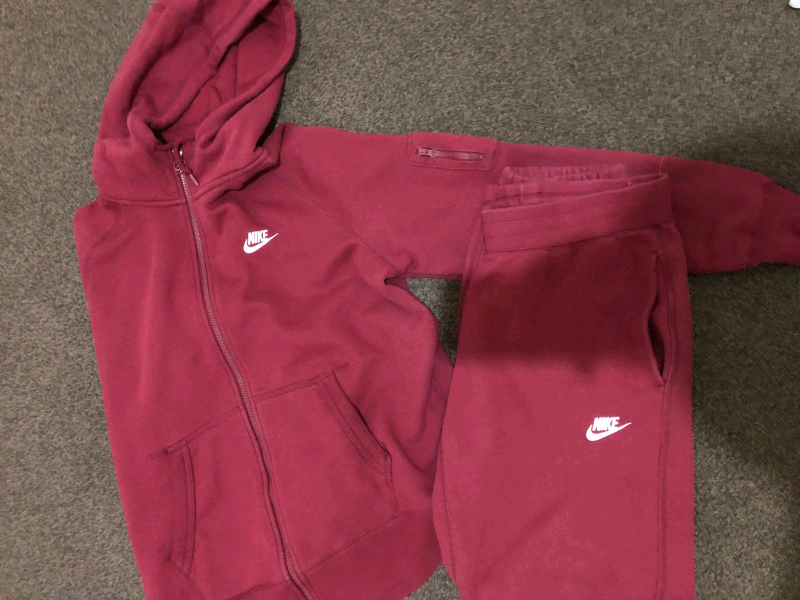 Mens Large Nike tracksuit in Cardonald, Glasgow Gumtree