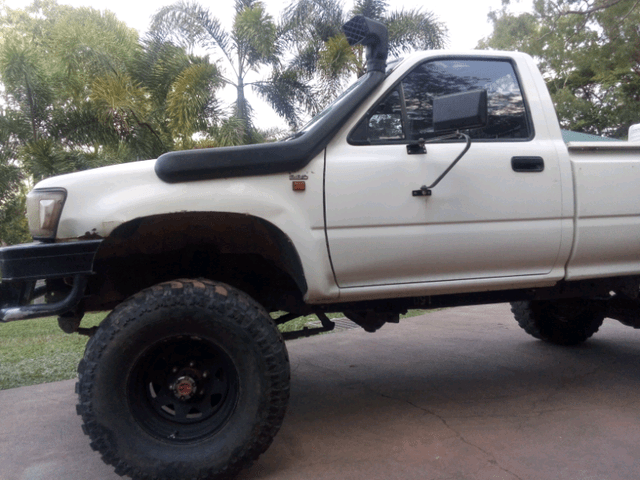 Toyota Hilux 3,500 Cars, Vans & Utes Gumtree