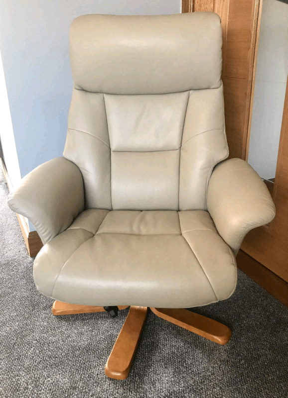 *Like New* Cream Leather Recliner Swivel Chair in Scone, Perth and