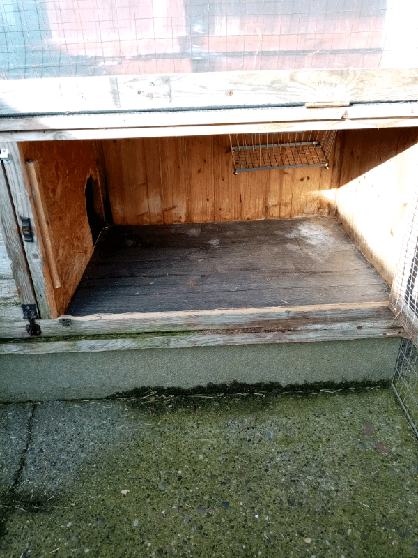 Rabbit Hutch and Run *COLLECTION ONLY* in Kirkbyin