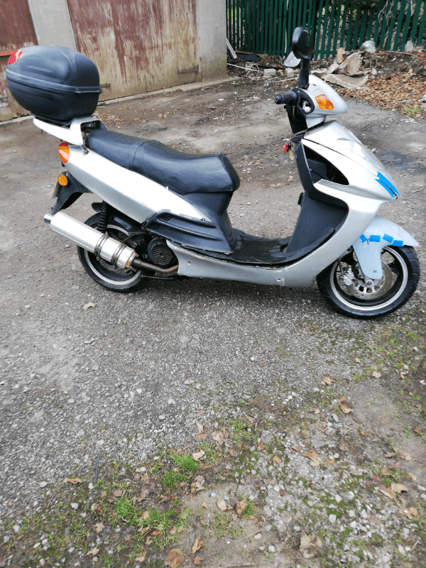 125cc moped 2012 in Bridgend Gumtree