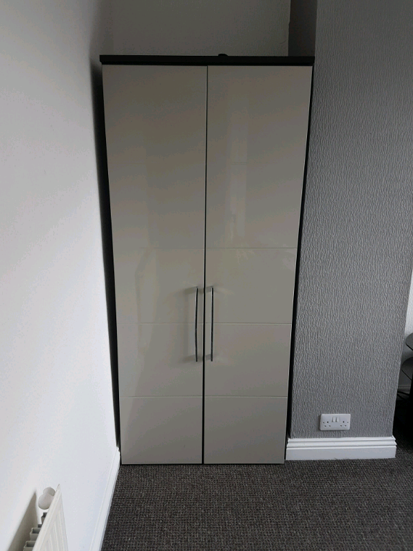 High gloss wardrobe in Hull, East Yorkshire Gumtree