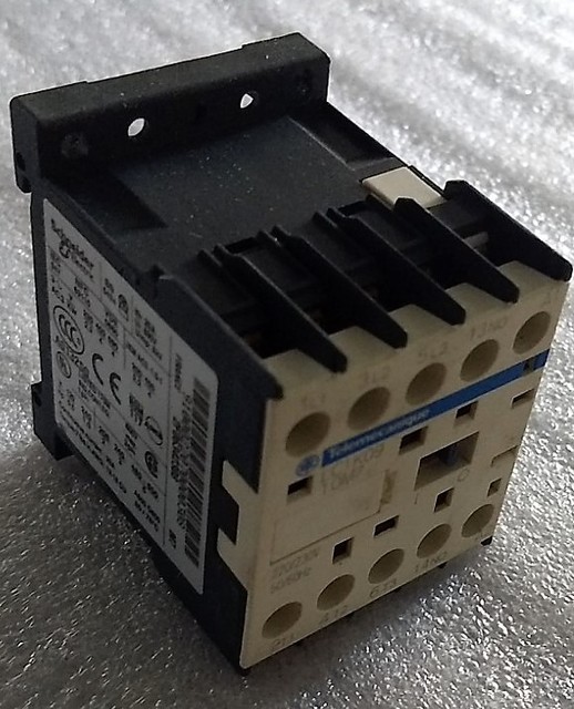 Genuine Schneider Electric TeSys LC1K0910M7 Control