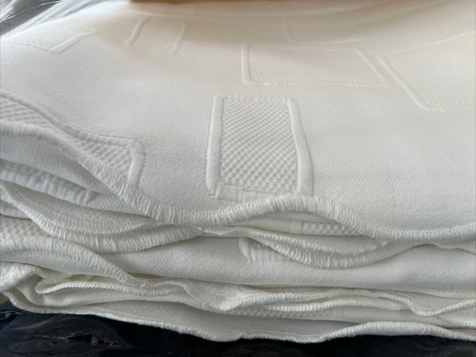 Colchas S. Domingos White Cotton Matelasse Coverlet King Bed NEW