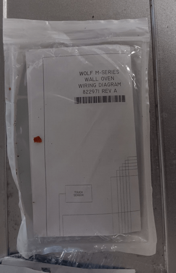 WOLF 30" M Series Transitional BuiltIn Single Oven Model SO3050TM/S