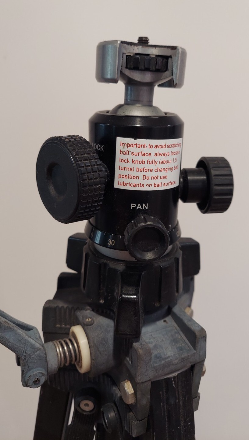 Slik Universal U212 Deluxe Tripod w Davis & Sanford Centerball 38F Head