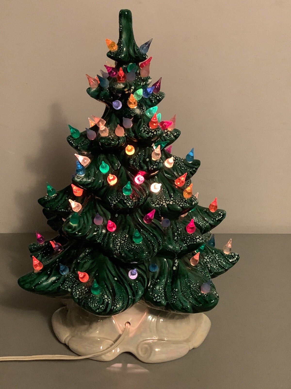 Vintage 1974 ATLANTIC MOLD 17" Ceramic Christmas Tree & Base Signed