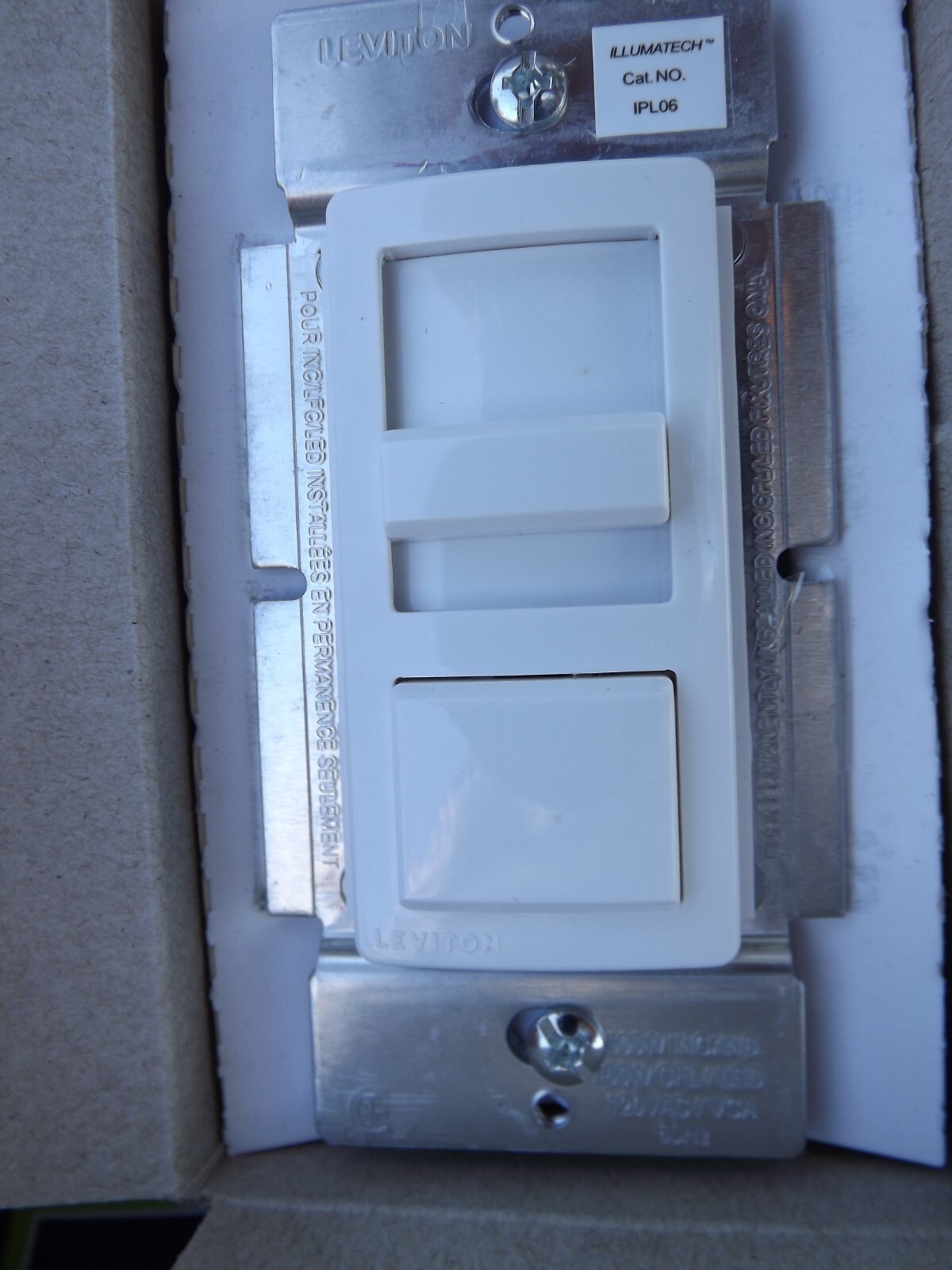 Leviton IPL0610Z IllumaTech Slide Dimmer for 150Watt Dimmable LED 600