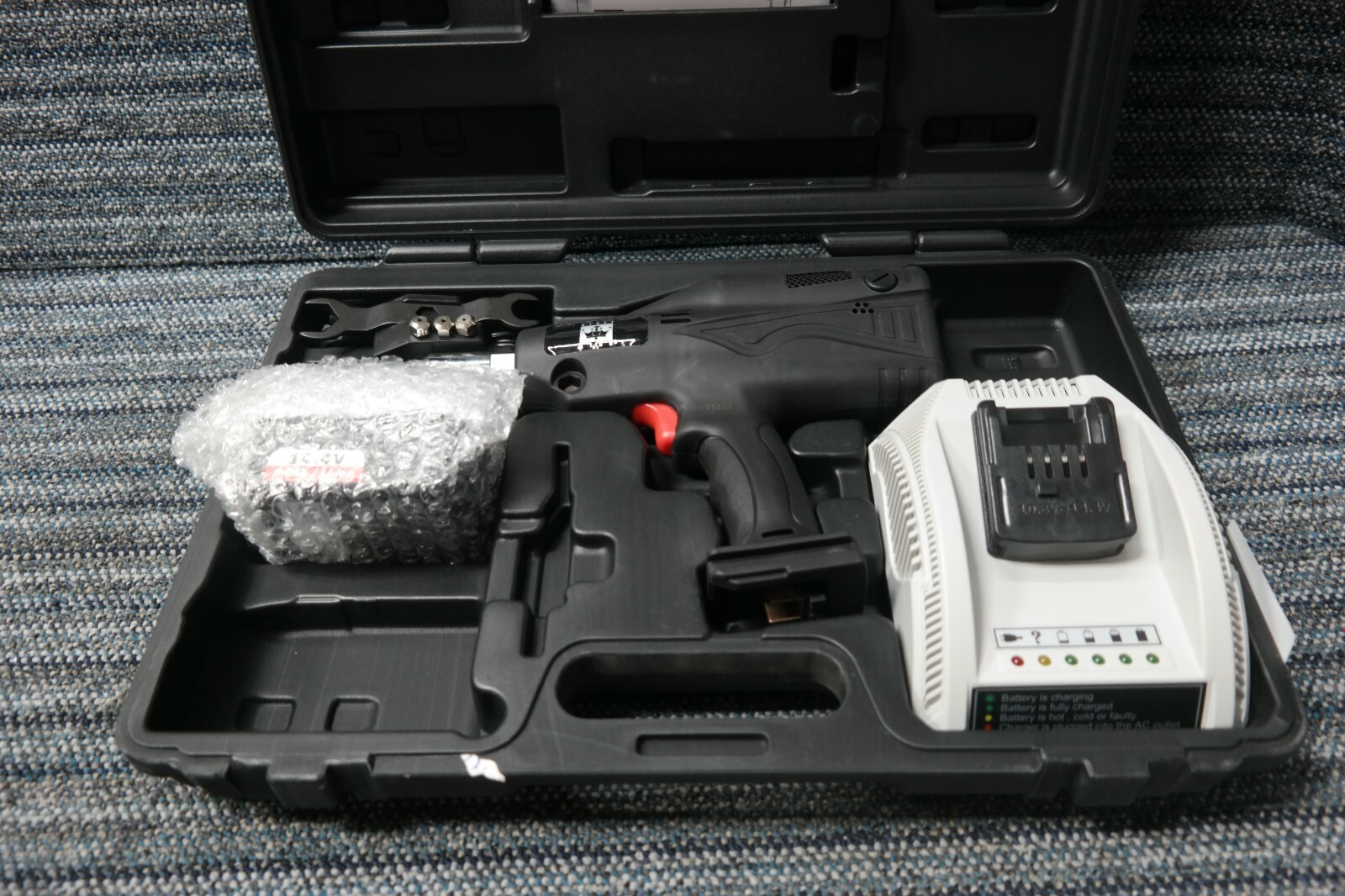 Rivet King RK401CR Economy Series 1/8″, 5/32″, 3/16″ For Blind Rivets