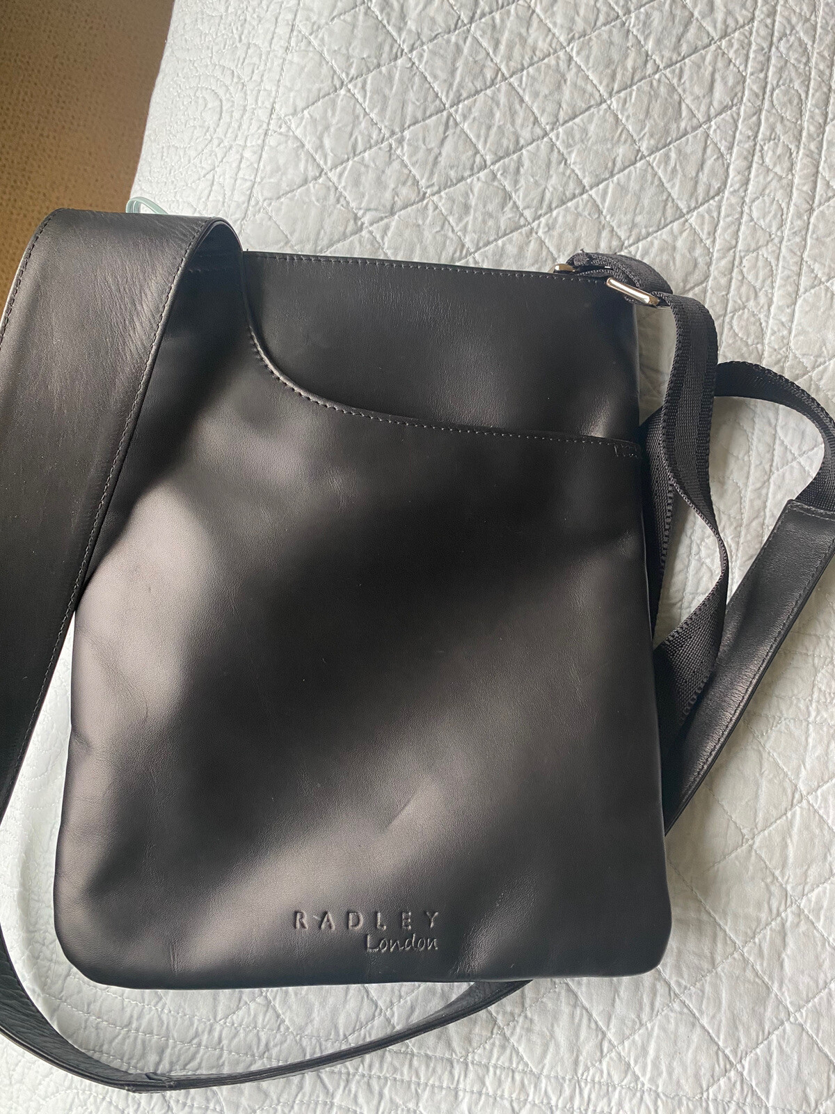 NWOT Radley London Pockets Medium Zip Around Crossbody Black Leather