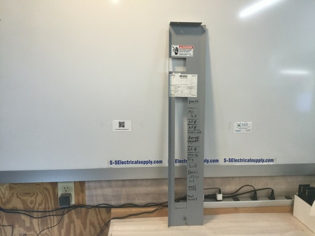 ITE EQ OUTDOOR 200 AMP MAIN BREAKER LOAD CENTER deadfront COVER ONLY
