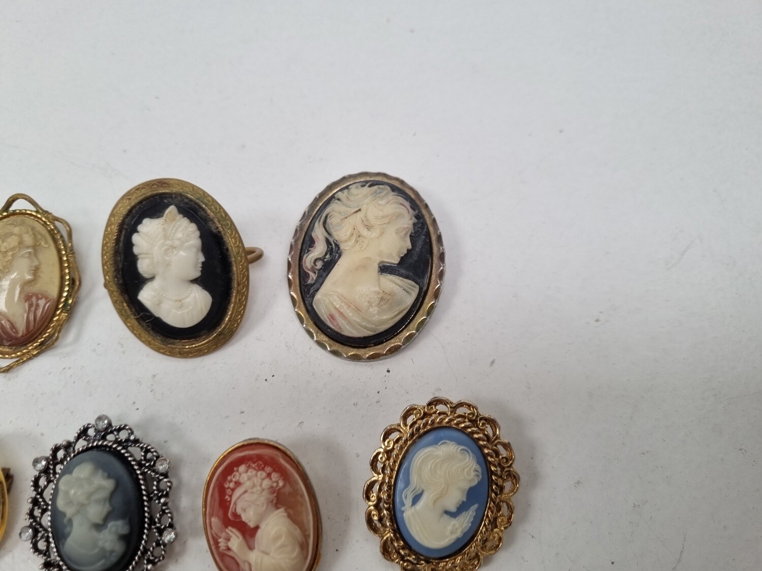 Bundle Of Cameo Brooch Pins Statement Accessory Collection Womens
