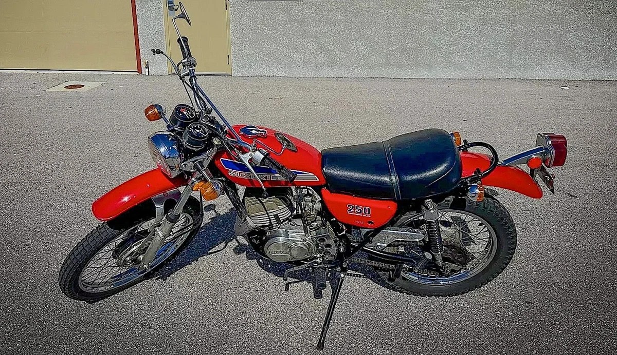 Original Paint Pops on This 1974 Suzuki TS250 Savage