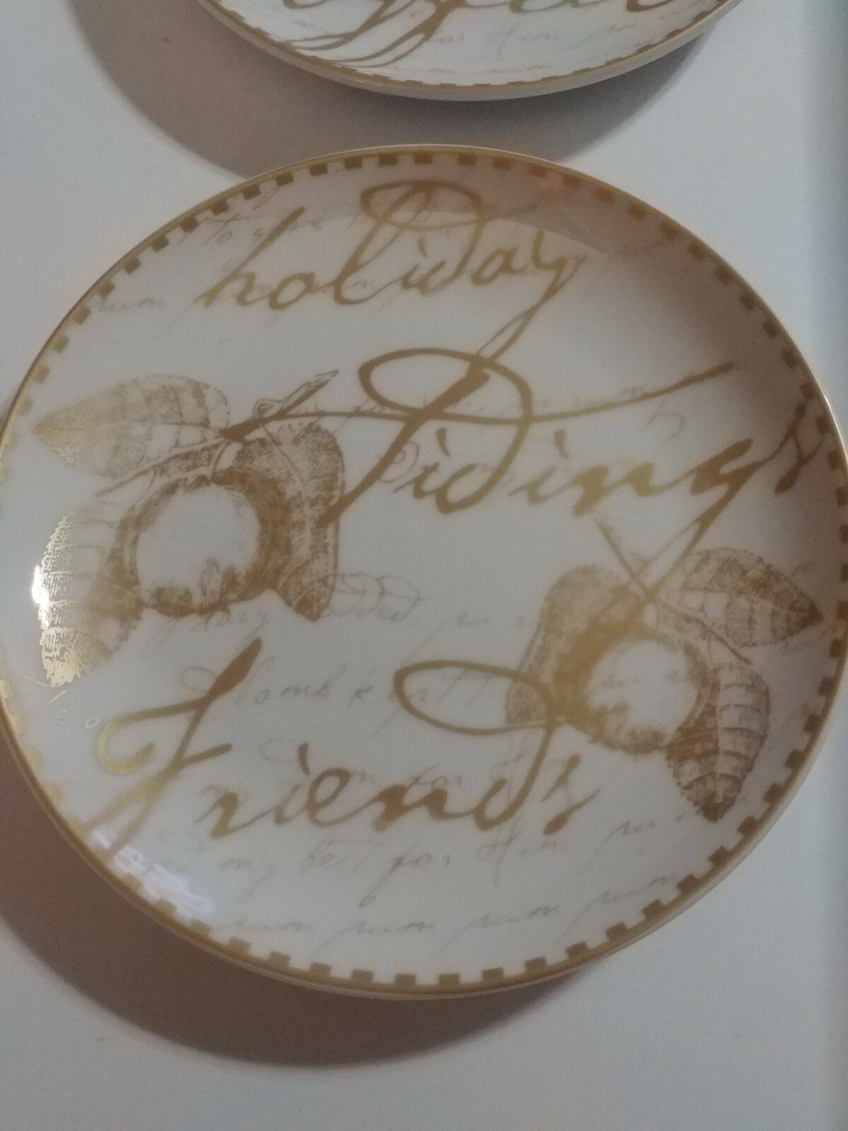 CHRISTMAS HOLIDAY Porcelain Plates By Boston Warehouse (set of 4