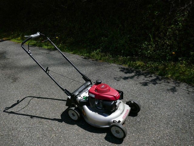 Honda HRR216VKA 3in1 Variable Speed Gas Walk Behind Self Propelled
