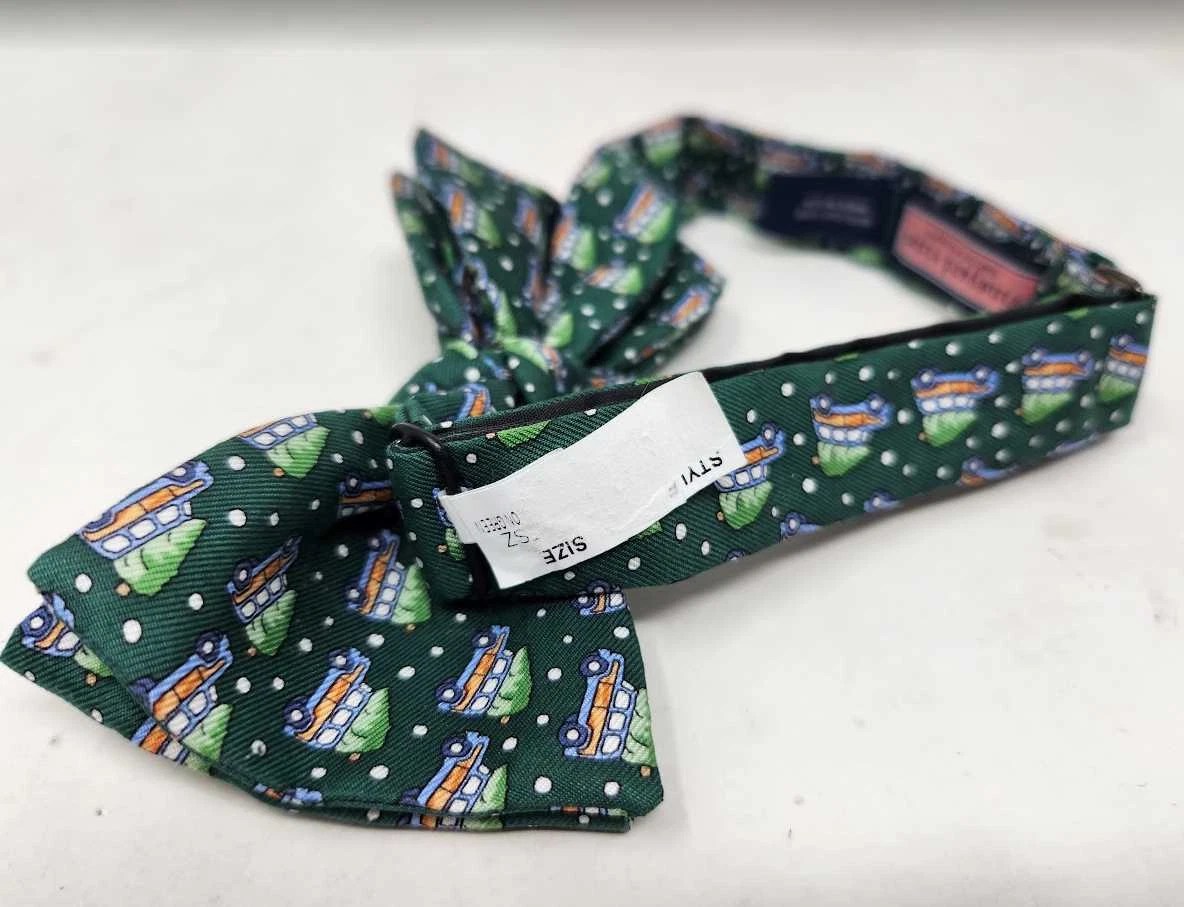 Christmas Vineyard Vines Bow Tie