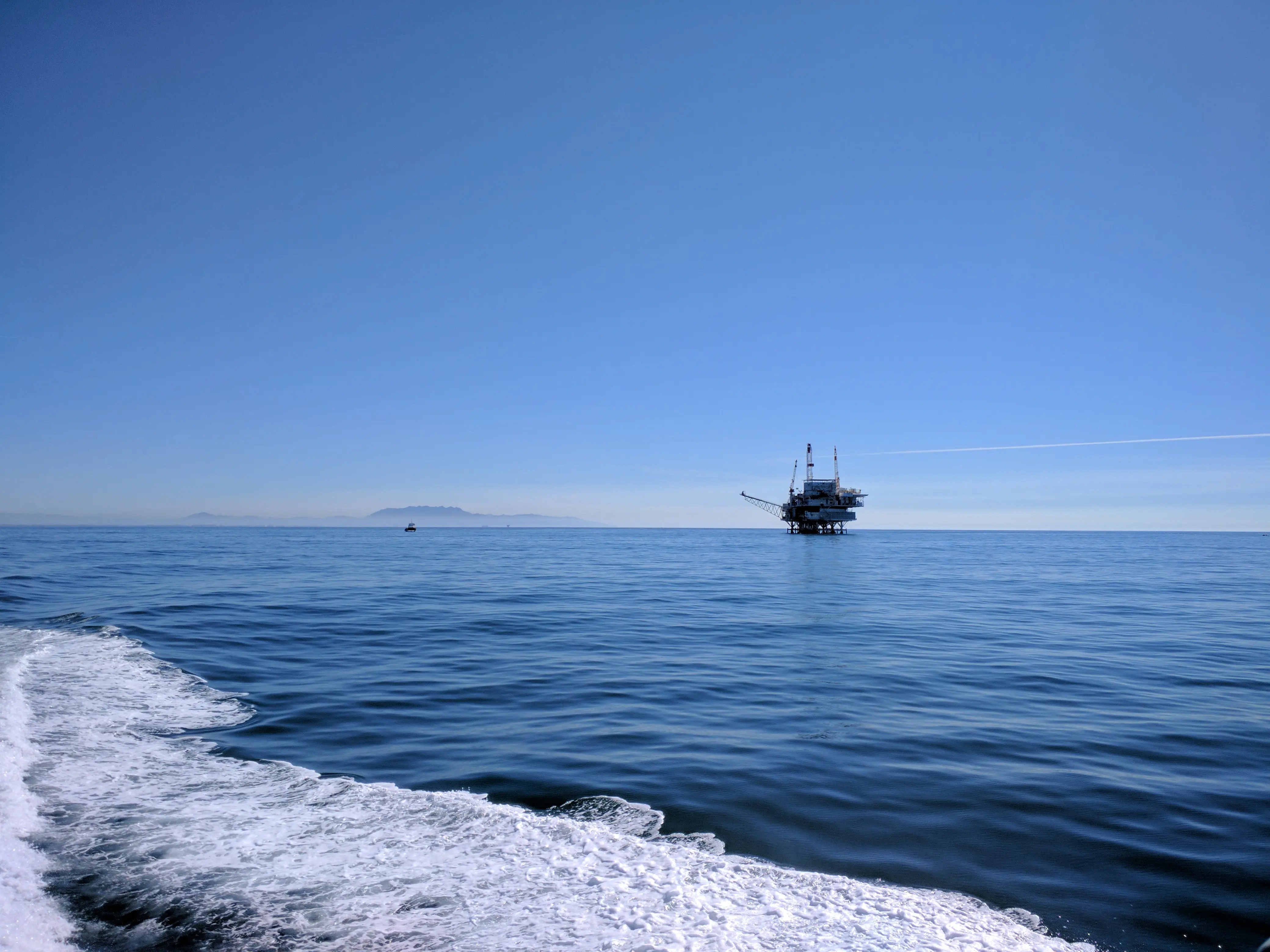 An oil derrick on the way to Santa Cruz Island