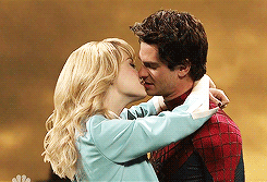 Awkward emma stone kissing GIF on GIFER by Blackray