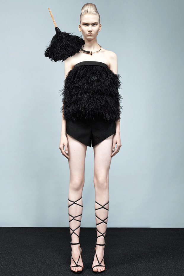 Feathers fashion nyfw GIF Find on GIFER