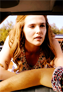 Zoey Deutch Crying Gif