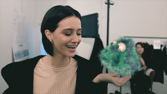 Zosia mamet GIF Find on GIFER