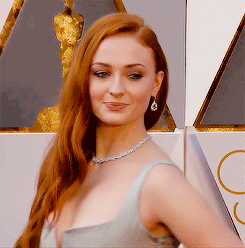 Sophie turner GIF - Find on GIFER