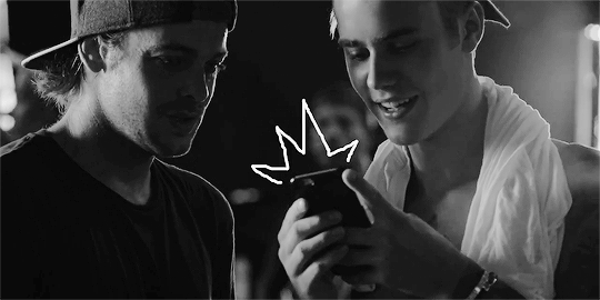 Beliebers Justin Bieber Is Back Lyrics Video Gif - Find On Gifer Justins What Do You Mean Lyric Video What Do You Mean Gif - Find On Gifer