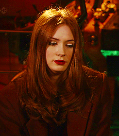 Karen gillan GIF - Find on GIFER