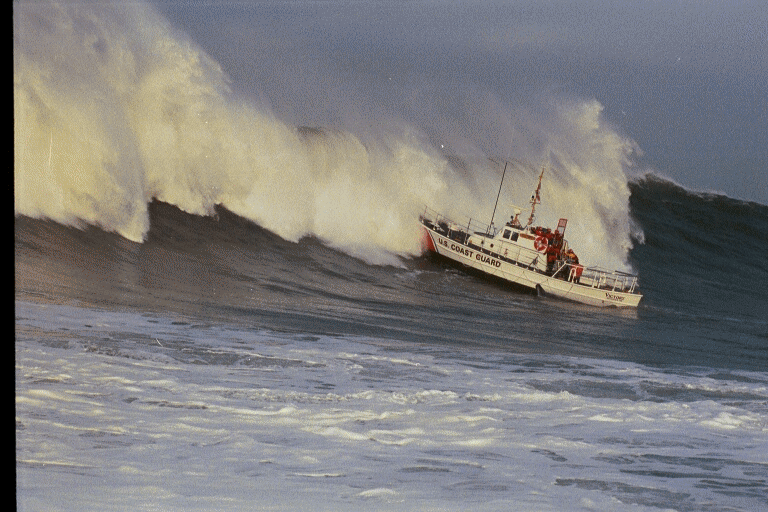 Boats video GIF Find on GIFER