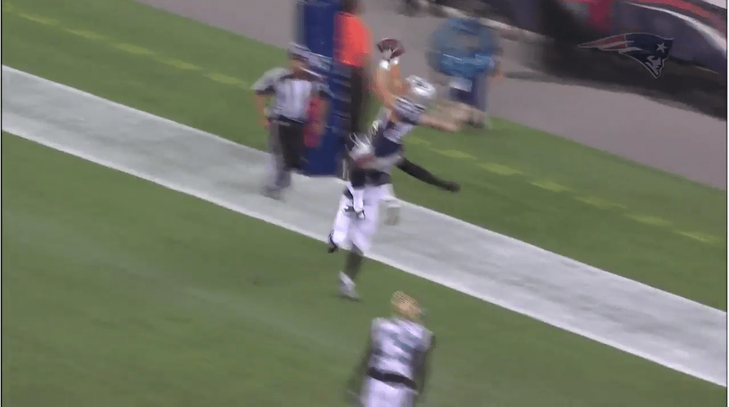 [Highlight] Austin Carr makes an acrobatic catch to reel in Garoppolo's throw in the back of the