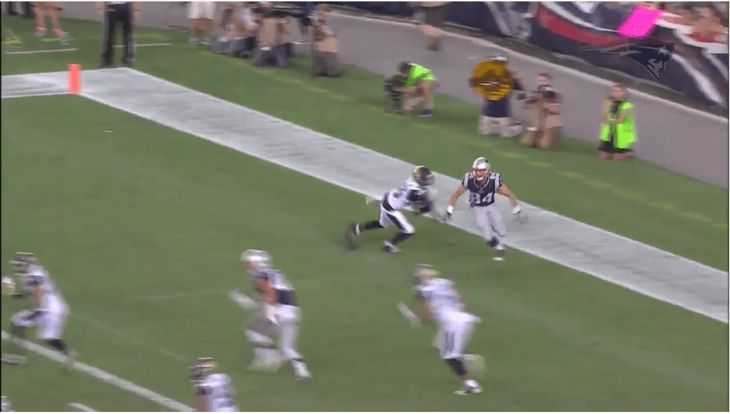 [Highlight] Austin Carr makes an acrobatic catch to reel in Garoppolo's throw in the back of the