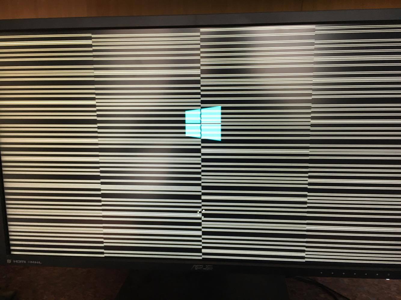 Automatic repair problem and white lines on 4k monitor on boot up
