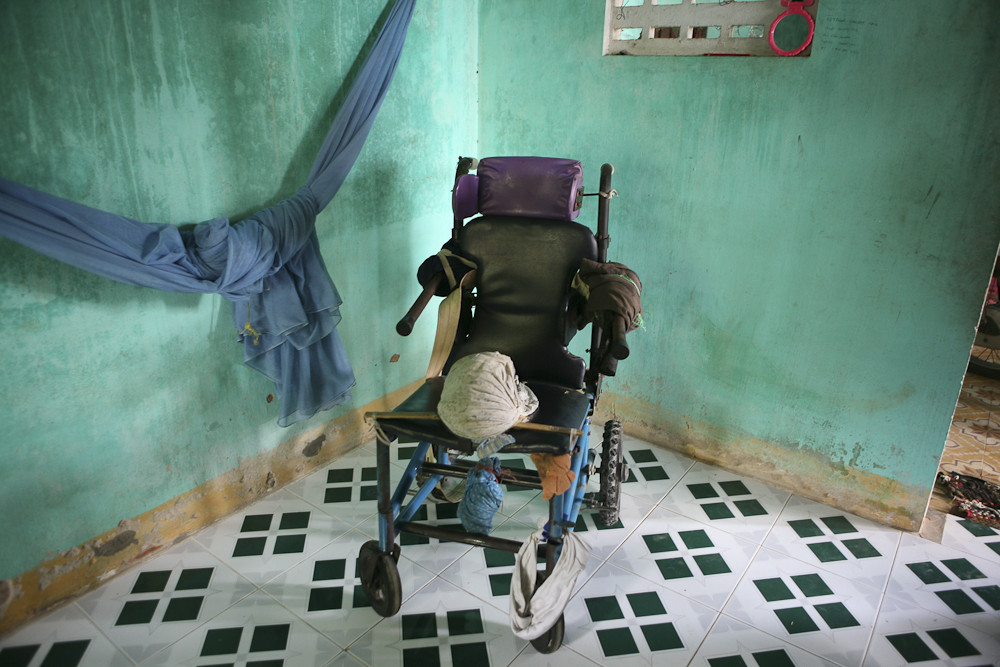 Agent Orange Victims Captured In Heartbreaking Portrait Series Decades