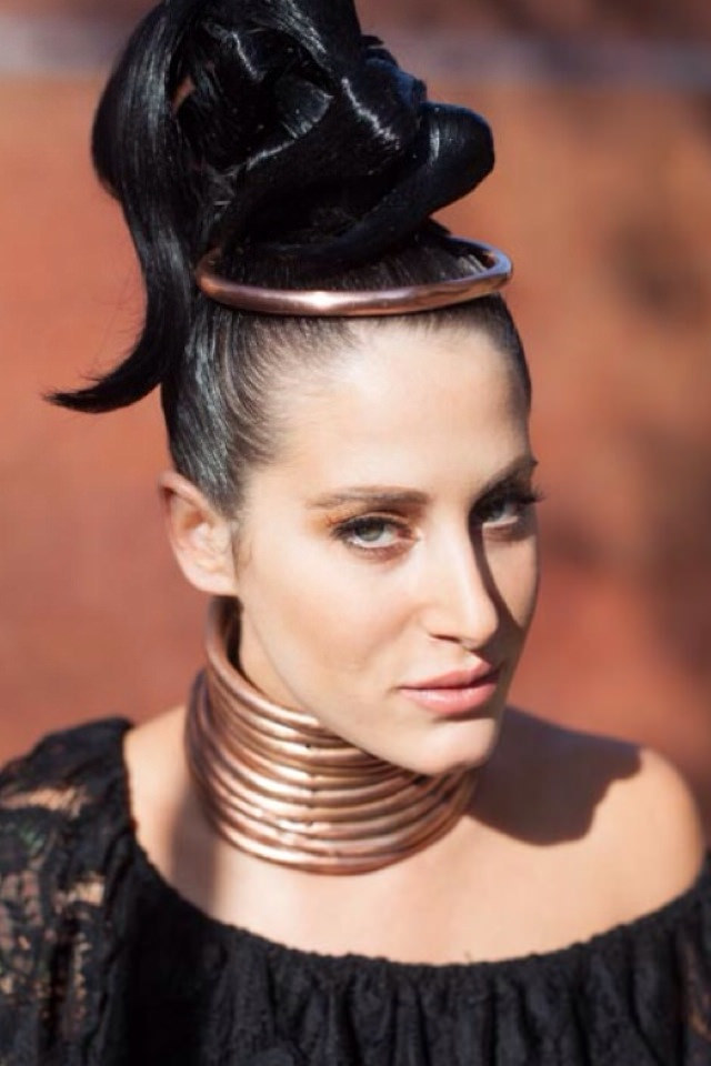 'Giraffe Woman' Has 11InchLong Neck HuffPost