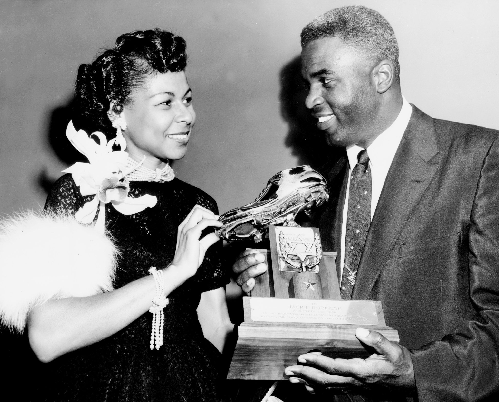 Beside These Great Men Are These 7 Incredible Women HuffPost