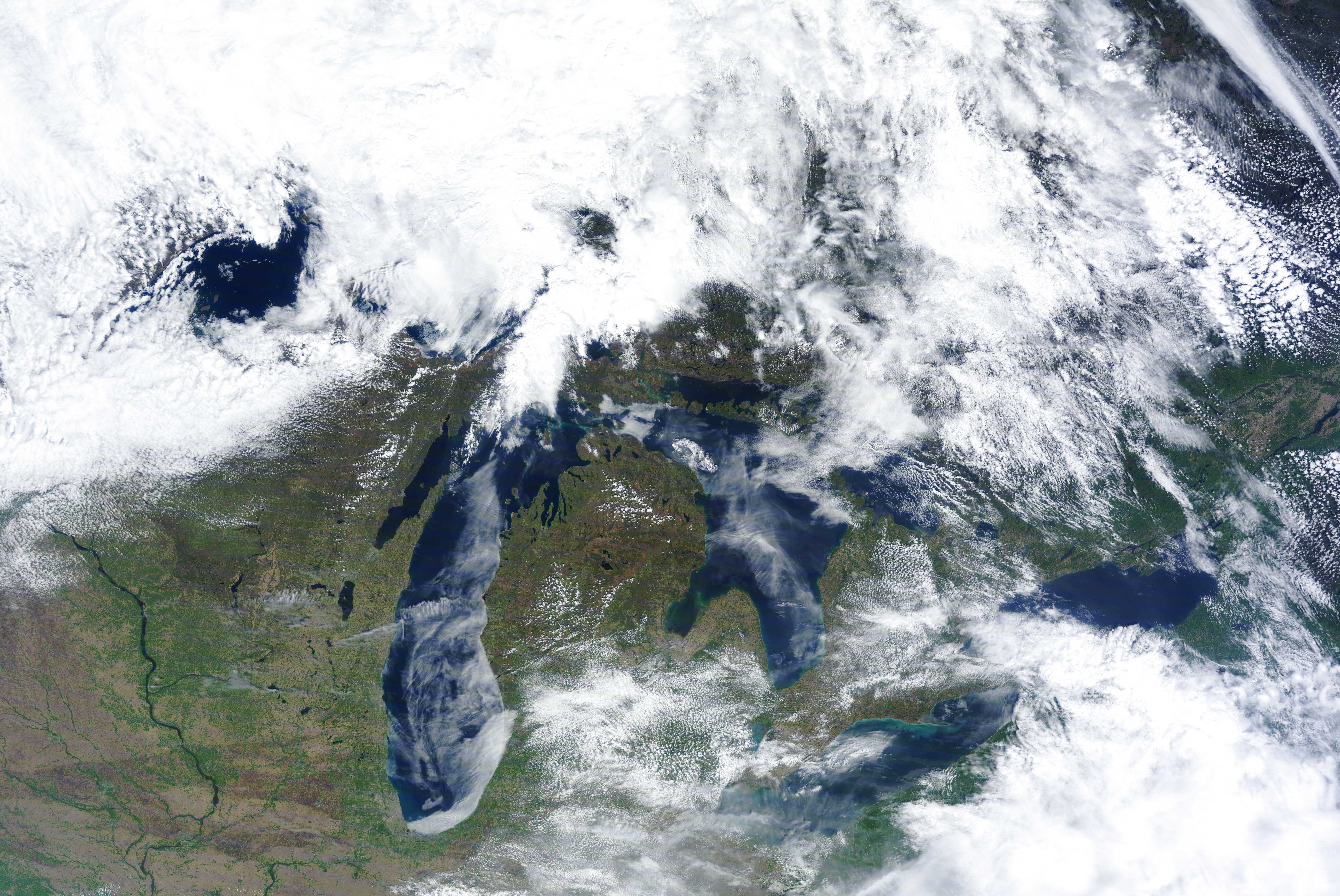 Gargantuan Fog Cloud Swallowing Lake Michigan Shows Mother Nature Means