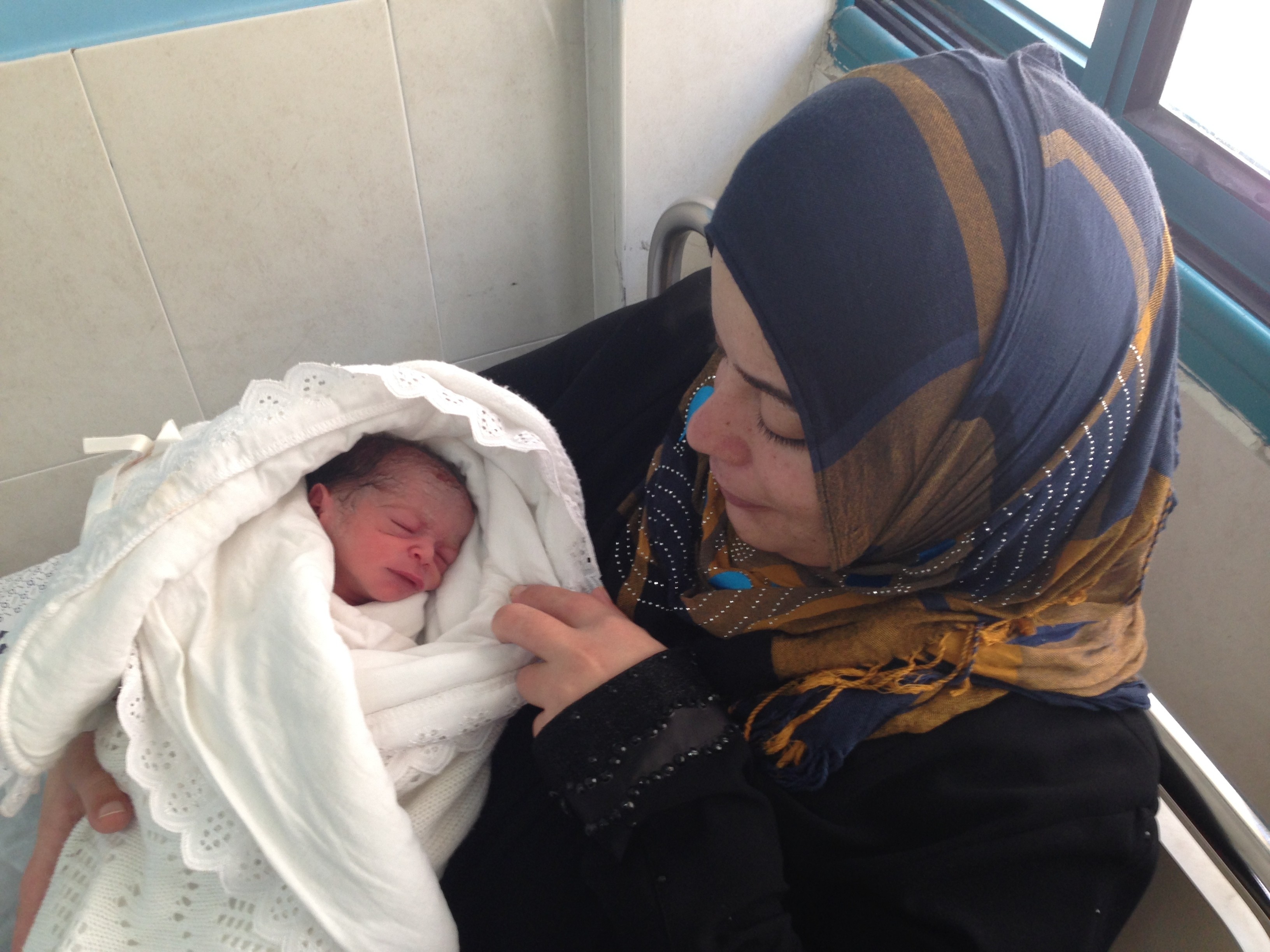IsraelGaza Conflict Takes Toll On Pregnant Women HuffPost The World Post