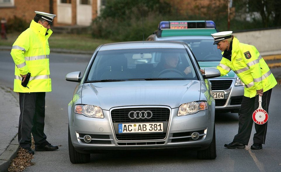 "All Cops Are Bastards" Polizei blamiert sich mit ACABNummernschild